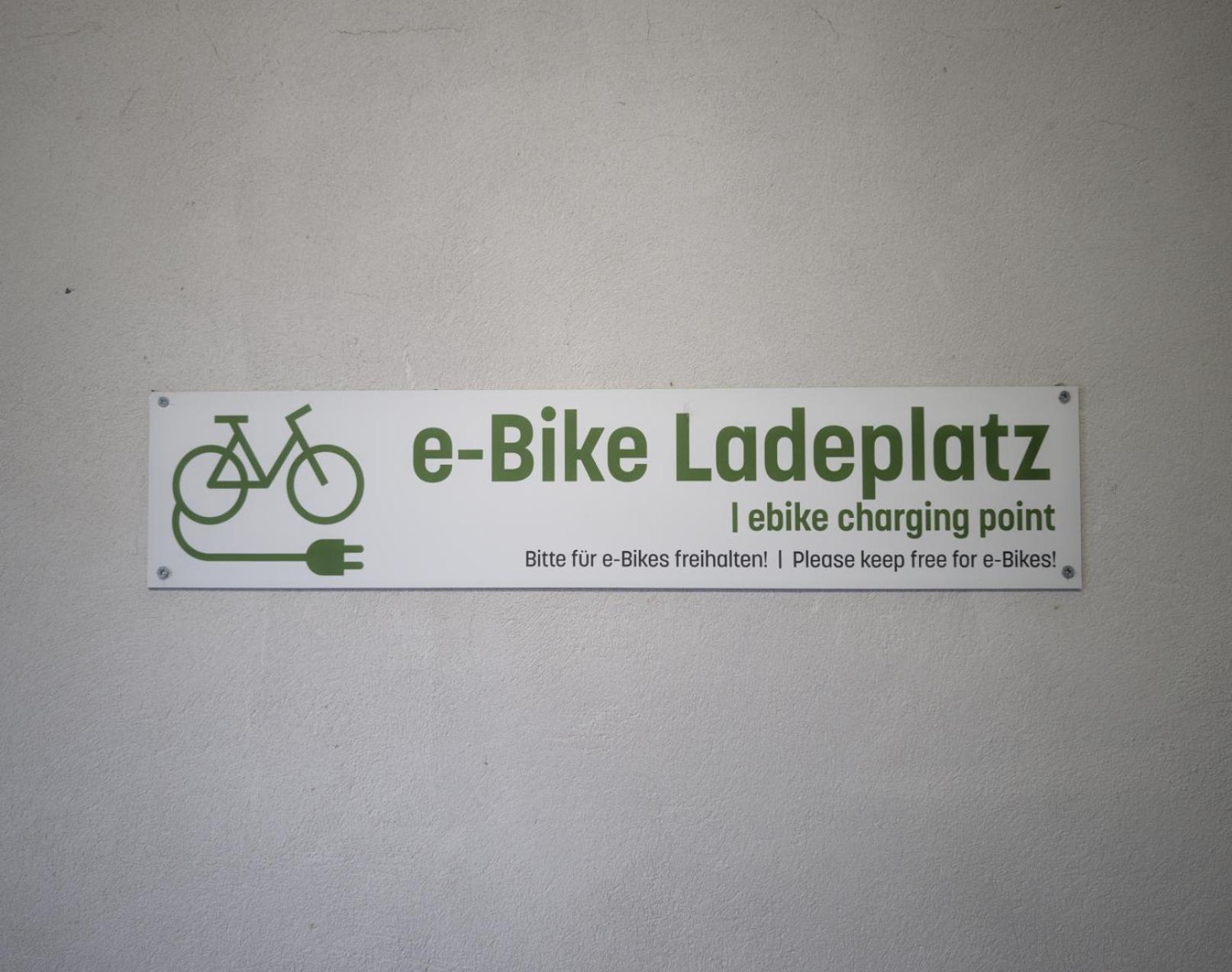 Wandery Hostel Dessau Bagian luar foto