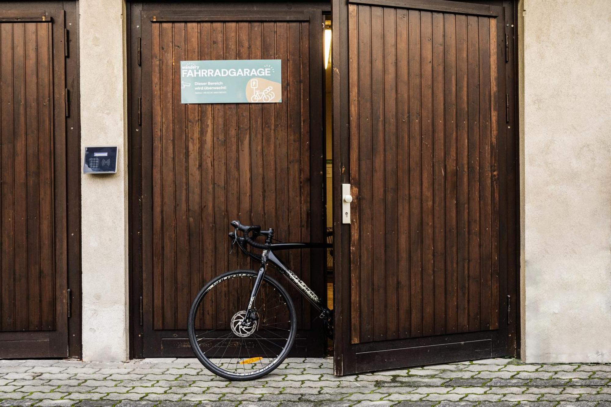 Wandery Hostel Dessau Bagian luar foto